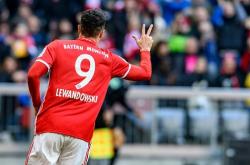 开云APP-里昂险胜丹麦，罗本完成帽子戏法