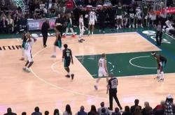 开云体育登录-开拓者客场逆转雄鹿，球队表现令人刮目相看的简单介绍