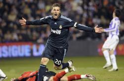 开云足球直播-雷霆逆转开拓者，伦纳德攻防两端的统治艺术