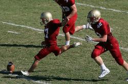 开云官方app入口-布克神兵天降，凯尔特人鏖战魔术，点燃赛场之夜