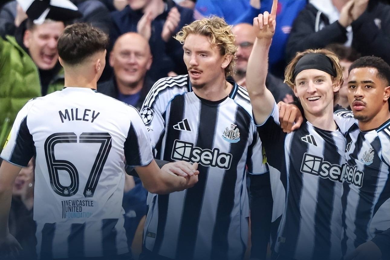 英超强队实力碾压,力保小组第一的简单介绍 英超强队实力碾压,力保小组第一的简单介绍