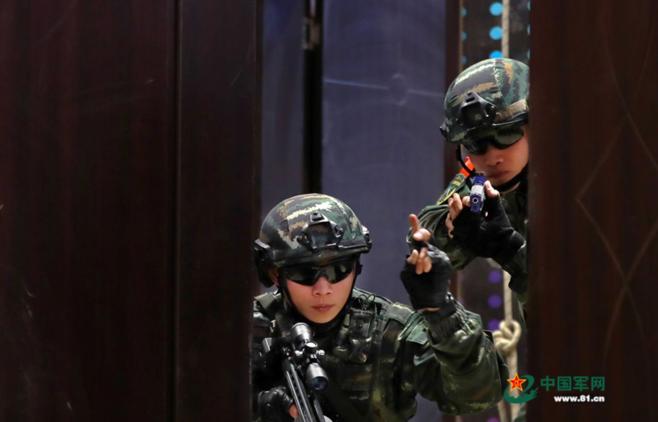 战术调整灵活，球队灵巧应对敌方变化的简单介绍