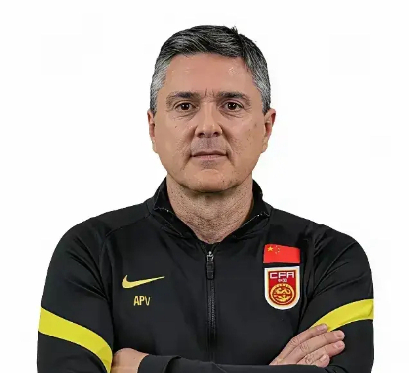 大连一方防线失稳，主帅加强训练改善表现的简单介绍