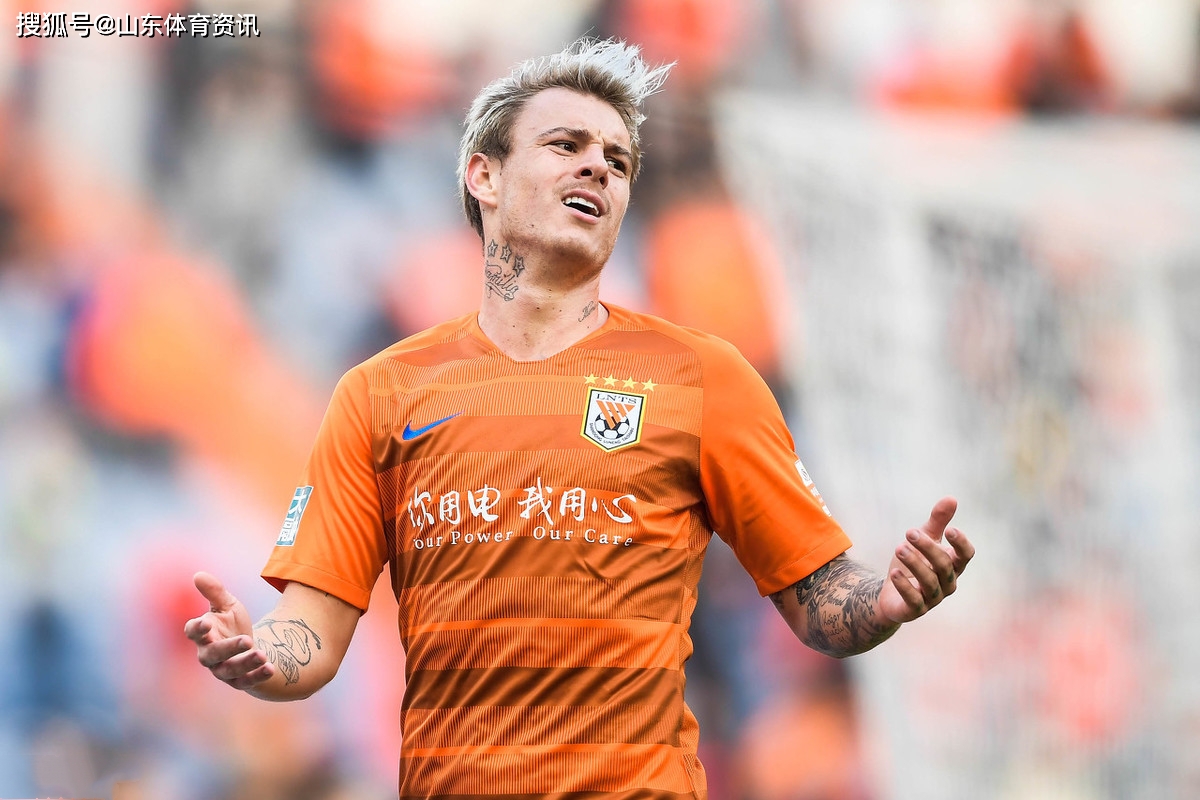 摩洛哩电千钧一发，半程出局的简单介绍