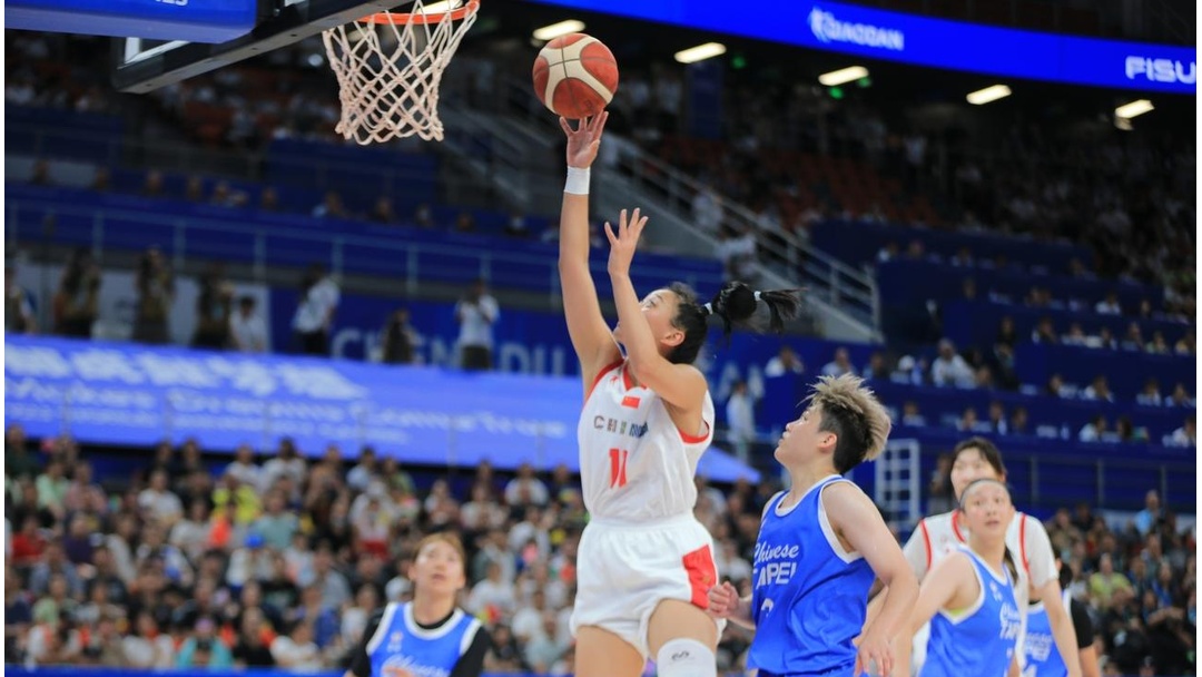 重庆女篮逆袭成功，夺得关键胜利