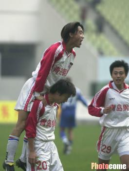 青岛黄海主场胜利，希望逐渐扭转颓势