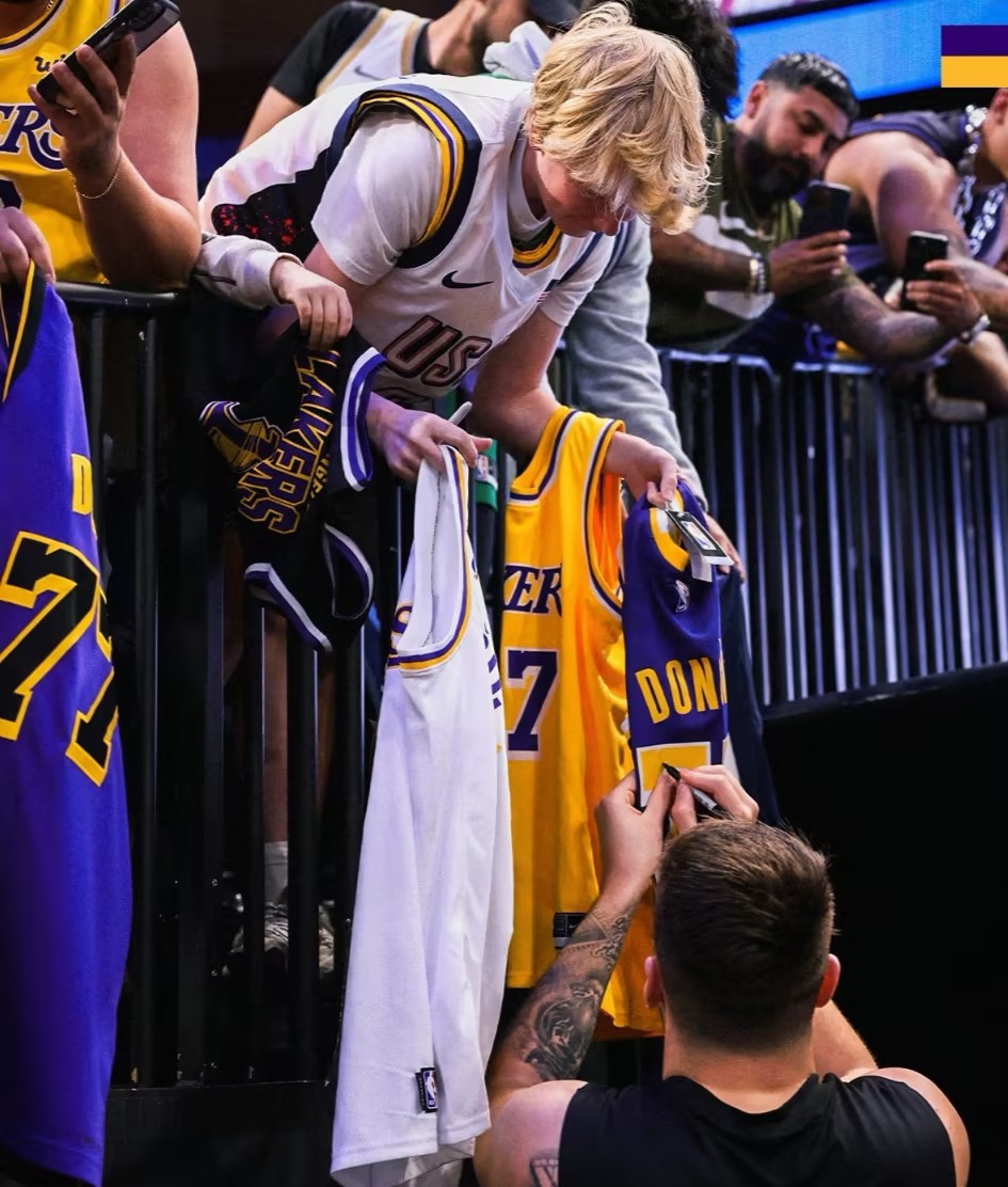 包含火箭血洗湖人B队，波特关键制胜的词条