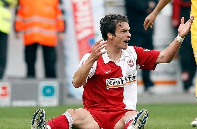 瑞典完胜莱比锡红牛，阿拉巴绝境逆转的简单介绍