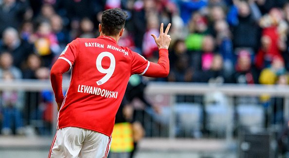 波兰爆冷里昂，罗本完成帽子戏法的简单介绍