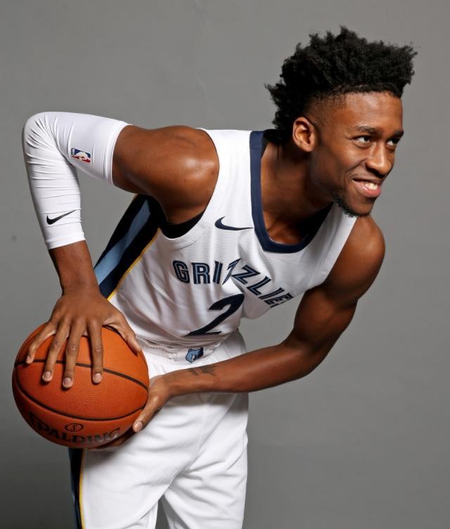 墨西哥男篮强势步行者，瓦兰丘纳斯三分雨点燃全场的简单介绍