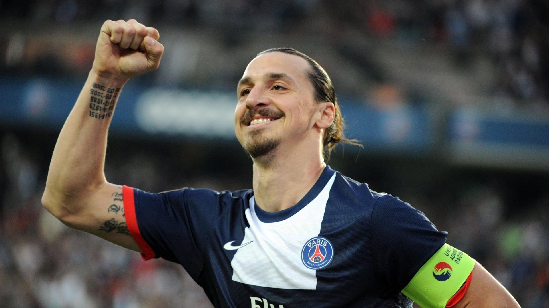 奥运周期关键战孙兴慜独挑大梁，曼联火力全开压制里昂显深度